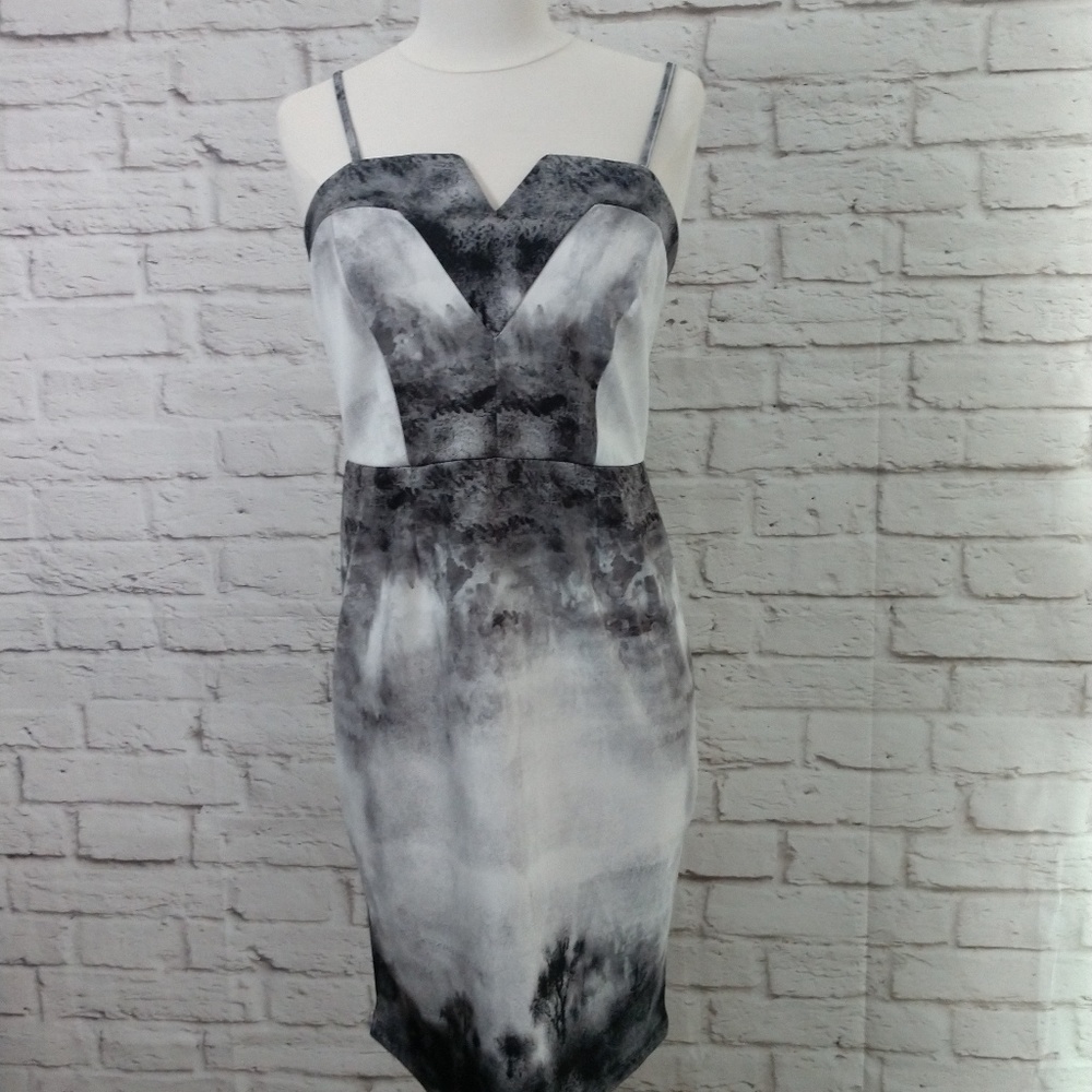 Venus dress size 4